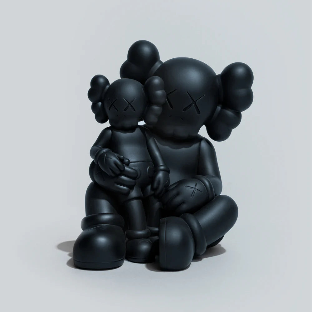 KAWS HOLIDAY: CHANGBAI MOUTAIN 藝術家玩具 黑色