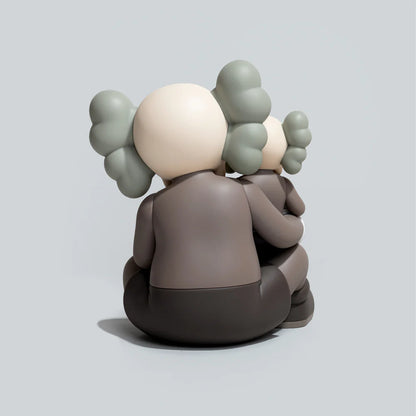 KAWS HOLIDAY: CHANGBAI MOUTAIN 藝術家玩具 棕色